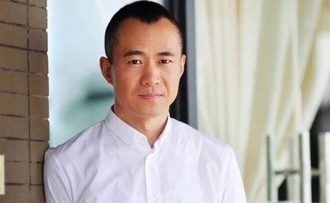 邱启明曾在南京电视台、中共央视等工作,现为搜狐新闻财经中心制片人及总监。2012年,他曾公开发文怒斥央视制片人,随后传出离开央视的消息。(图片来源:网络)