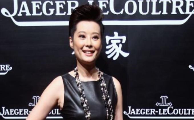 一直以敢言著称的女演员袁立近日微博被封号,引发关注。目前尚不知袁立因何原因被噤声。(图片来源:Feng Li/Getty Images)